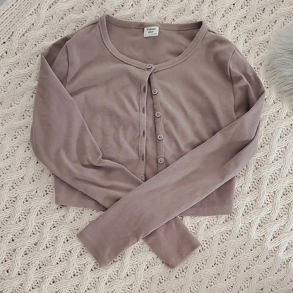 ARITZIA SUNDAY BEST Exclusive 'Best Hug' Apple Taupe Crew Cardigan
